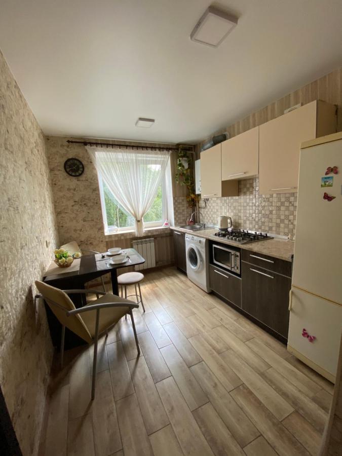 Apartment 30 M2 On Sergei Esenin 11 คาร์คิฟ ภายนอก รูปภาพ