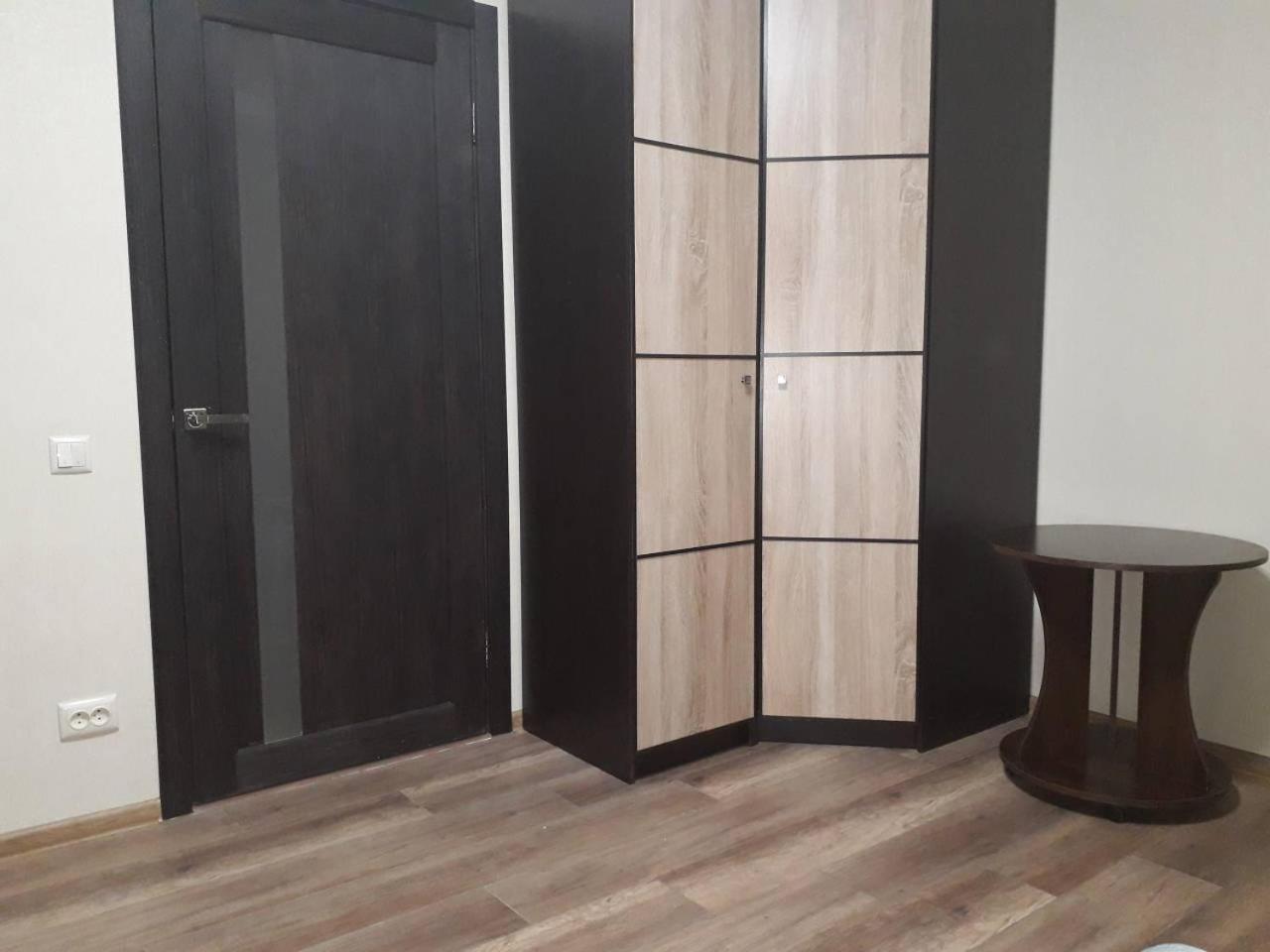 Apartment 30 M2 On Sergei Esenin 11 คาร์คิฟ ภายนอก รูปภาพ