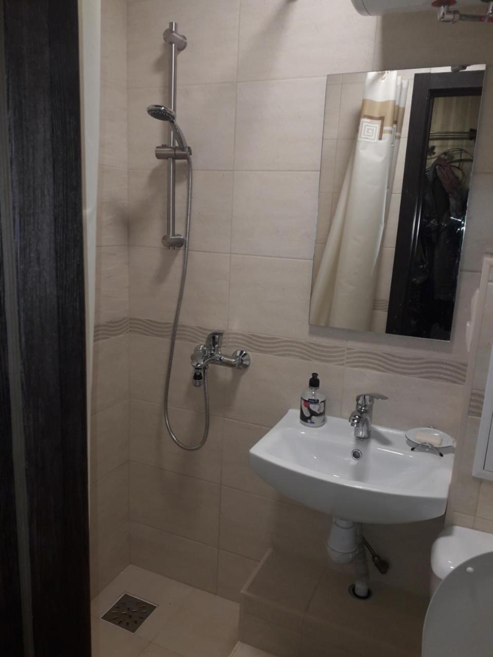Apartment 30 M2 On Sergei Esenin 11 คาร์คิฟ ภายนอก รูปภาพ
