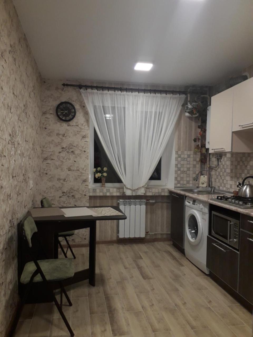 Apartment 30 M2 On Sergei Esenin 11 คาร์คิฟ ภายนอก รูปภาพ
