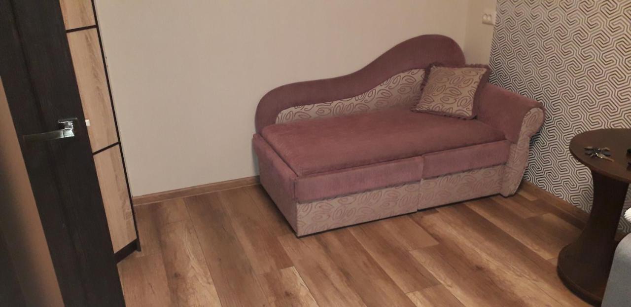 Apartment 30 M2 On Sergei Esenin 11 คาร์คิฟ ภายนอก รูปภาพ
